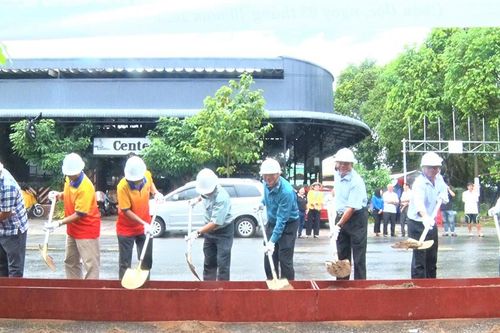 UBMTTQVN TP. Châu Đốc khởi công nâng cấp, sửa chữa hẻm 223 - đường Hoàng Diệu
