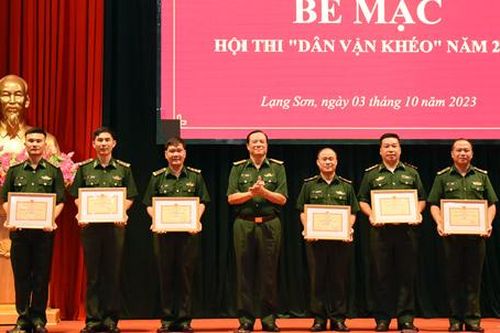 12 đội tham gia hội thi 'Dân vận khéo' và tuyên truyền Nghị quyết 847 của Quân ủy Trung ương