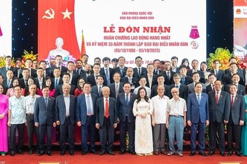 Một số hình ảnh Lễ đón nhận Huân chương Lao động hạng Nhất và kỷ niệm 35 năm thành lập Báo Đại biểu Nhân dân