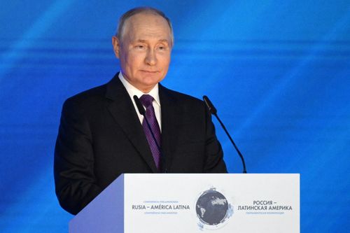 Kommersant: Tổng thống Nga Putin sắp thông báo tái tranh cử