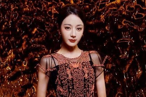 Địch Lệ Nhiệt Ba thành Đại sứ toàn cầu 2 mảng Dior, làm điều chưa sao C-Biz nào có được