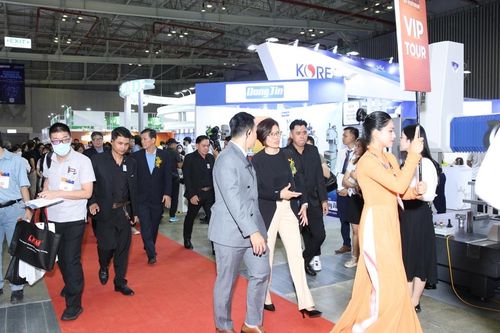 Gần 300 thương hiệu công nghệ và máy móc dự NEPCON Việt Nam 2023