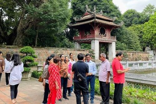 Tăng mục tiêu đón khách quốc tế lên 12,5-13 triệu lượt