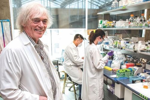 Báo quốc tế: Hội đồng Nobel 'quên' GS Cullis trong giải Y Sinh 2023