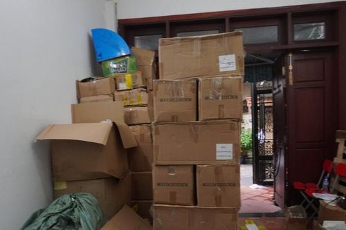 TPHCM: Phát hiện kho tinh dầu, thuốc lá điện tử hơn 70 tỷ đồng không rõ nguồn gốc