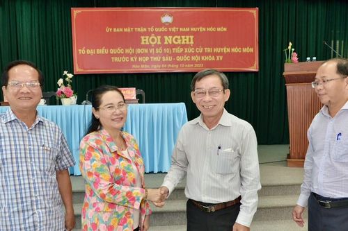 Cử tri đề nghị nghiên cứu kỹ việc chuyển các huyện thành quận hoặc thành phố