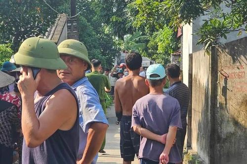 Hải Dương: Hai người tử vong khi sửa máy gặt lúa