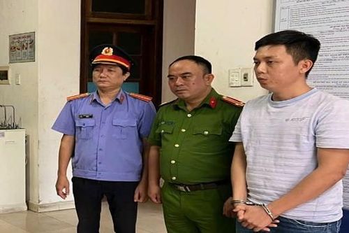 Lừa chiếm đoạt 5 tỷ đồng, một cán bộ ngân hàng bị khởi tố
