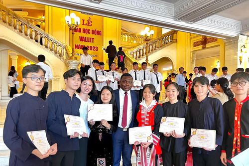 Học bổng Vallet nâng bước học sinh đồng bào dân tộc thiểu số