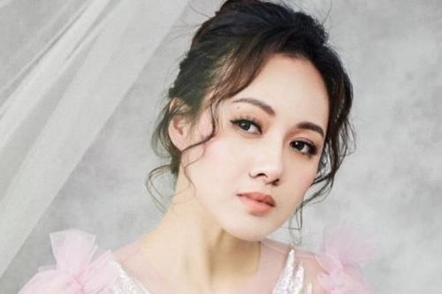 Ngắm nét trẻ trung, duyên dáng của BTV Hoài Anh