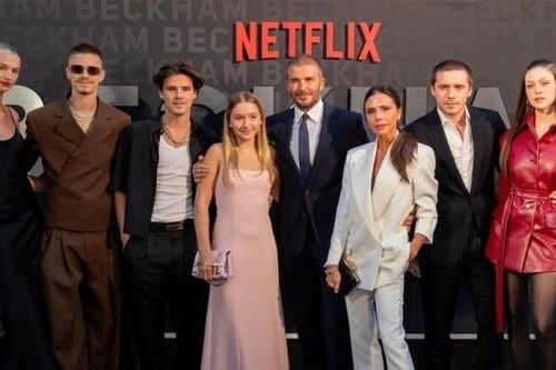 Gia đình tề tựu dự lễ ra mắt phim tài liệu về cuộc đời và sự nghiệp David Beckham