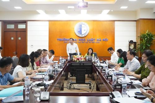 Trường Đại học Luật Hà Nội tổ chức Hội thảo 'Hoàn thiện pháp luật kinh doanh bất động sản'