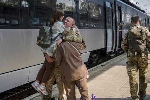 Tuyến đường sắt đặc biệt nối liền thủ đô Ukraine với tiền tuyến