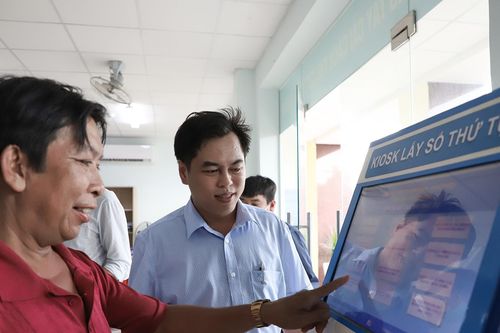Chuyển đổi số ở Tây Ninh hỗ trợ đắc lực người dân giải quyết thủ tục hành chính