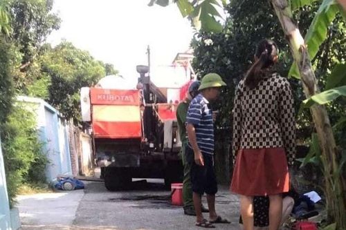 Hai người tử vong khi đang sửa máy gặt lúa ở Hải Dương