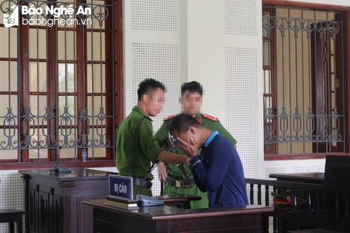 Câu chuyện buồn của người vợ 'một nách 7 con' khi chồng lĩnh án vì giết người