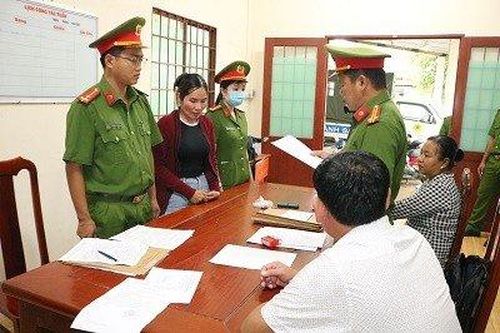 Bắt nữ chủ vựa cá chiếm đoạt 27 tấn cá lóc của người dân