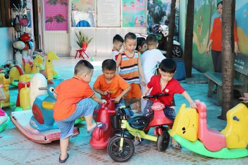 Thiếu kiến thức về ăn dặm, dẫn tới phát sinh vấn đề liên quan đến dinh dưỡng và phát triển của trẻ nhỏ