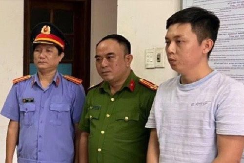 Nhân viên ngân hàng mượn khách gần 5 tỷ đồng rồi lấy luôn