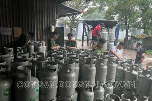 Triệt phá tụ điểm sản xuất, sang chiết gas giả và xử phạt 400 cơ sở vi phạm về giá