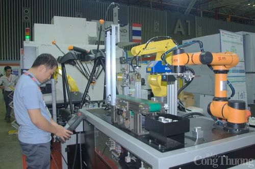 Hơn 300 thương hiệu quốc tế tham gia Triển lãm Metalex Vietnam và Nepcon Vietnam 2023