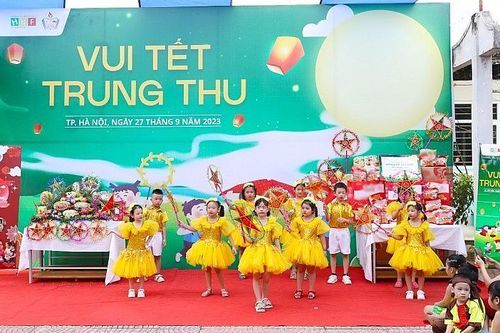 Herbalife Việt Nam tổ chức chương trình đón Tết Trung thu cho các em nhỏ tại Trung tâm Casa Herbalife