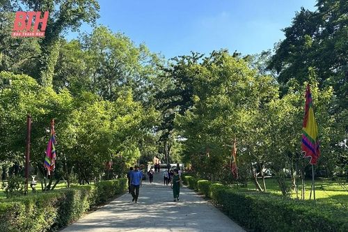 Đảm bảo vệ sinh môi trường tại Khu Di tích Quốc gia đặc biệt Lam Kinh
