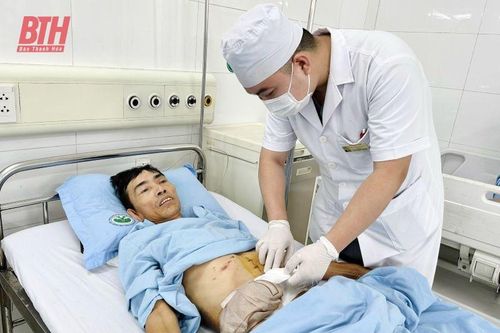 Cứu sống bệnh nhân nguy kịch do cột bê tông đổ đè lên người