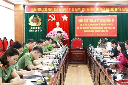 Kiểm tra việc quán triệt, học tập và thực hiện Nghị quyết Đại hội XIII của Đảng
