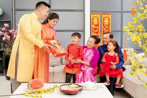 Cách tặng quà Tết khéo léo, để lại nhiều ấn tượng cho người nhận