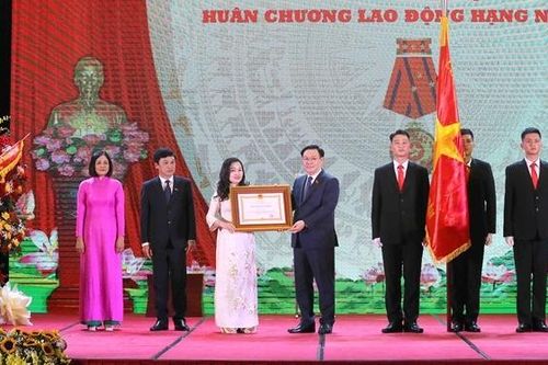 Chủ tịch Quốc hội Vương Đình Huệ dự Lễ đón nhận Huân chương Lao động hạng Nhất và kỷ niệm 35 năm thành lập Báo Đại biểu Nhân dân