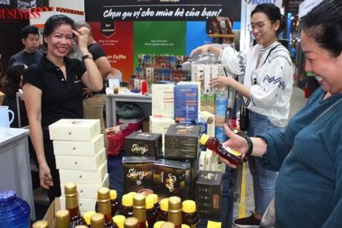 Doanh nghiệp ngành hàng F&B tìm đường 'thoát đáy'