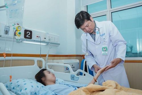 Cô gái được 'giải thoát' tình trạng đau bụng triền miên nhiều năm