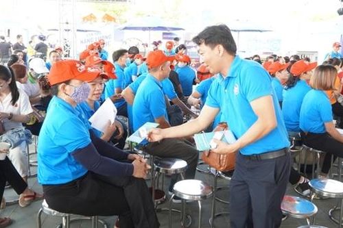 Đánh giá sự hài lòng của cá nhân, tổ chức và doanh nghiệp đối với sự phục vụ của BHXH