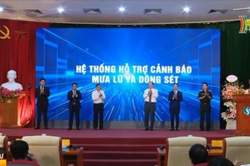 Ra mắt 'Hệ thống cảnh báo sớm dông sét, mưa lũ'