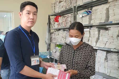 Từ Thái Bình lên Hà Nội mua nhà, một phụ nữ quên tài sản 2 tỷ đồng trên xe buýt