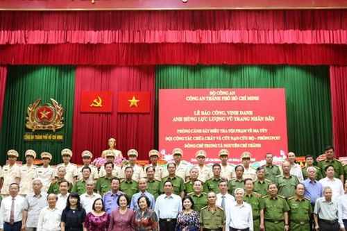 Vinh danh các Anh hùng Lực lượng vũ trang nhân dân