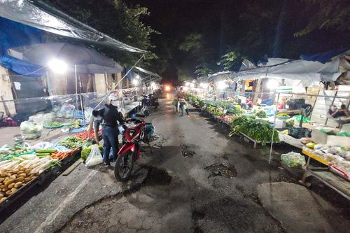Hà Nội yêu cầu quận, huyện báo cáo rõ lý do các dự án chợ chậm triển khai