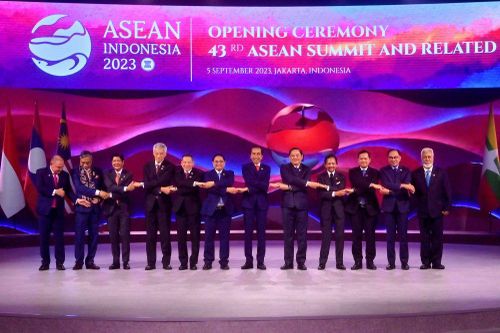 Duy trì vai trò trung tâm của ASEAN trong cấu trúc khu vực