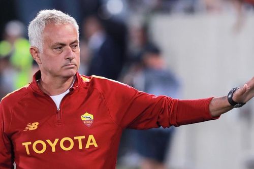 Hội chứng mùa thứ ba của Mourinho ám ảnh Roma