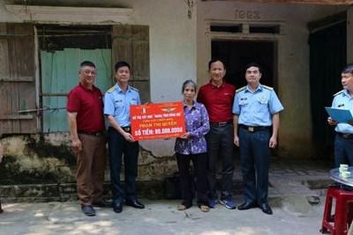 Trao tiền hỗ trợ xây nhà 'Nghĩa tình đồng đội' tặng hai gia đình cựu chiến binh tại tỉnh Lạng Sơn