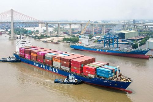 Hạ tầng giao thông chưa đồng bộ để phát triển logistics