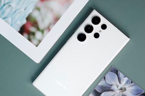IPhone 15 series lên kệ, Galaxy S23 Ultra giảm hơn 13 triệu đồng