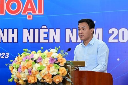 Chủ tịch UBND tỉnh Hải Dương Triệu Thế Hùng đối thoại với thanh niên