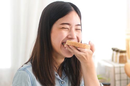 Ăn bánh mì thường xuyên, điều gì sẽ xảy ra với cơ thể?
