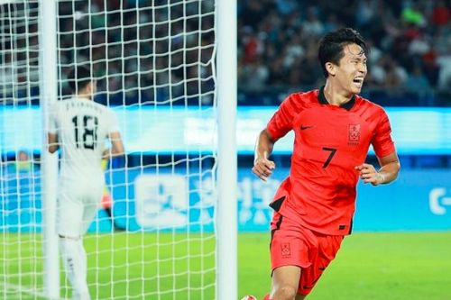 Nhật Bản chạm trán Hàn Quốc ở chung kết môn bóng đá nam ASIAD 19