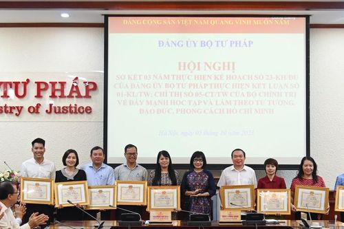 Đảng ủy Bộ Tư pháp học tập và làm theo Bác bằng những việc làm cụ thể, thiết thực