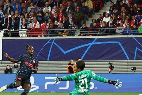 Man City tìm lại cảm hứng nhờ siêu phẩm của 'kép phụ'