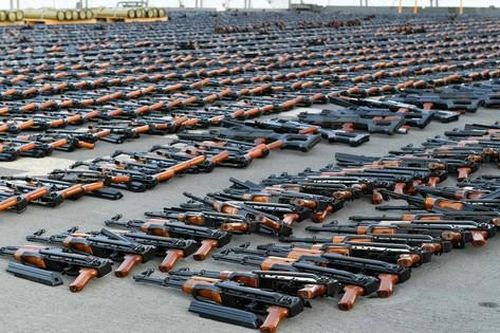 Mỹ tìm cách gửi vũ khí, đạn dược Iran cho Ukraine
