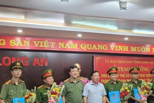 Long An thưởng nóng cho 5 tập thể phá nhanh vụ án bắt cóc bé gái 3 tuổi